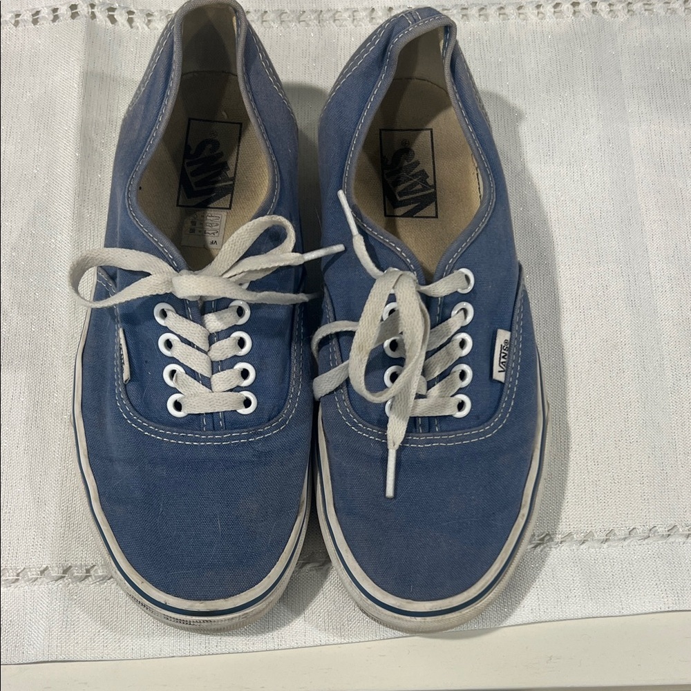 Vans women’s Blue Canvas Sneakers